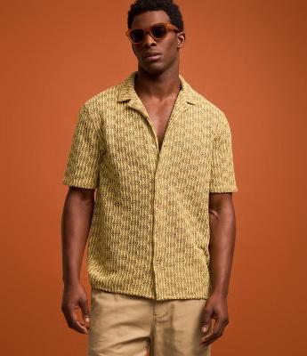 Camisa com Efeito Crochê e Textura Quadriculada