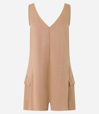 Macaquinho em Viscose com Bolsos Laterais