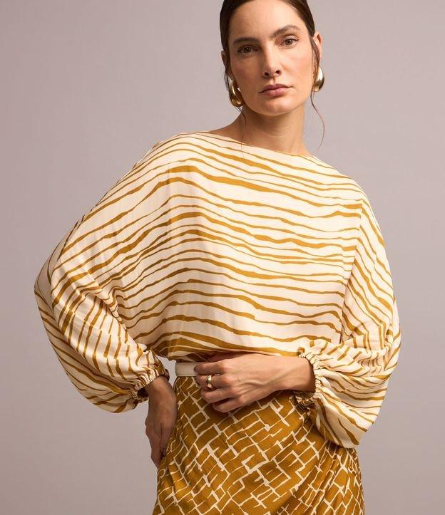 Blusa em Tecido Acetinado com Listras Rústicas - 2