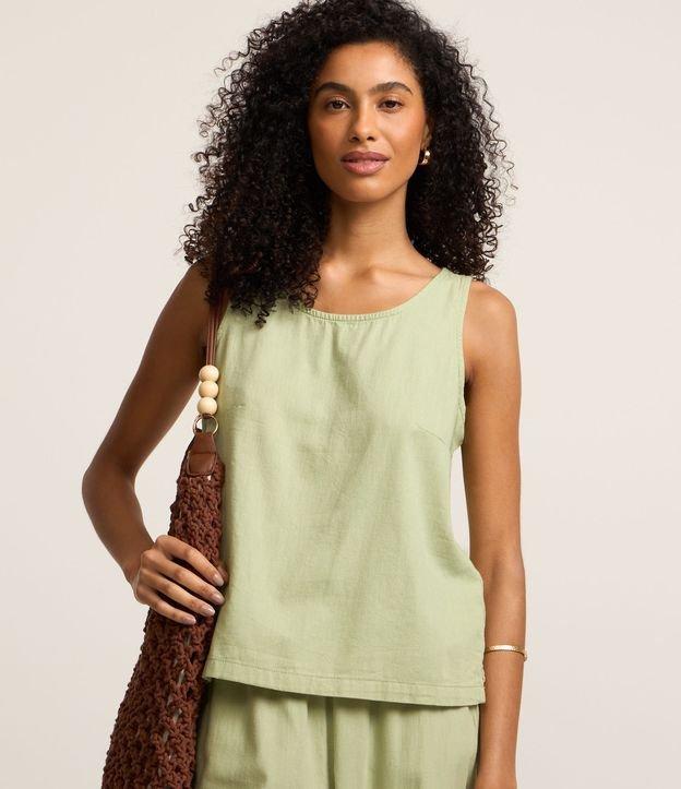 Blusa Sem Manga em Sarja com Botão nas Costas - 2