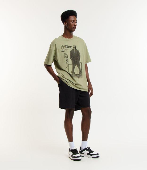 Bermuda em Moletom com Textura Waffle e Lavagem Estonada - 1