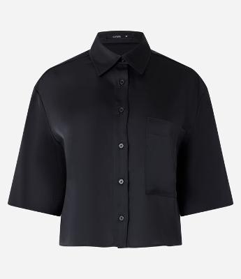Camisa em Tecido Acetinado com Cava Deslocada