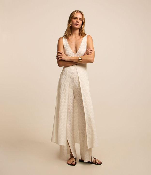 Calça Reta Texturizada em Tricô com Fenda Frontal - 2