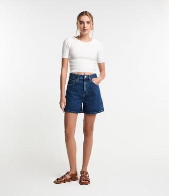 Short Mom em Jeans com Cintura Alta
