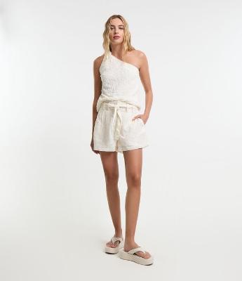 Short em Crepe com Faixa para Amarração e Detalhes em Paetê