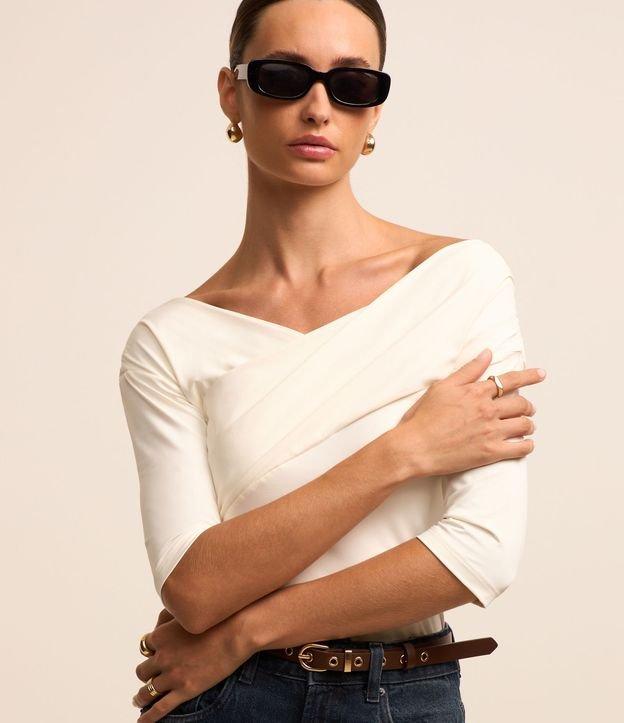Blusa Ombro a Ombro com Decote Transpassado - 2