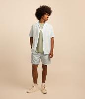 Bermuda em Sarja com Estampa de Folhagem - 2