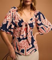 Blusa em Viscolinho com Nó de Decote e Folhagens Estampadas - 2