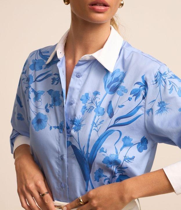 Camisa em Tricoline com Flores Estampadas e Punho Contrastante - 2
