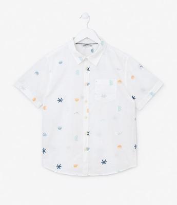 Camisa Infantil com Bolsinho e Estampa Ícones de Praia - Tam 5 a 14 Anos