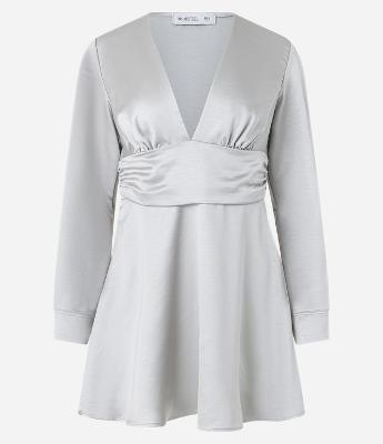 Vestido Curto em Cetim e Faixa na Cintura