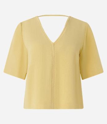 Blusa em Crepe com Decote V