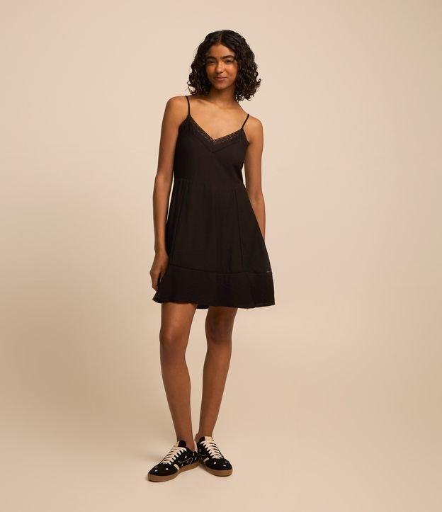Vestido Curto em Viscose com Detalhe no Busto - 3