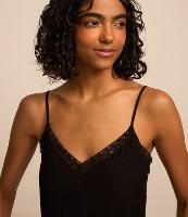 Vestido Curto em Viscose com Detalhe no Busto - 2