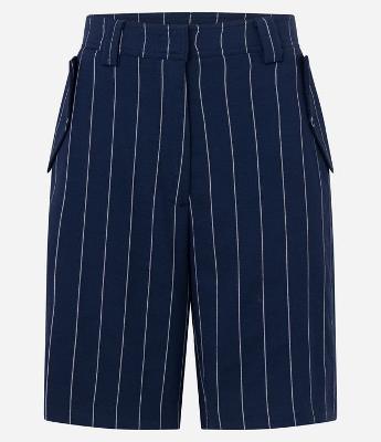 Bermuda Alfaiatada com Lapelas e Listras Riscas de Giz