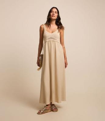 Vestido Evasê Midi em Viscolinho com Busto Efeito Crochê