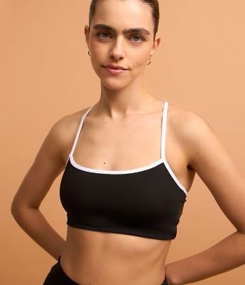 Top Esportivo em Poliamida com Bojo e Detalhes em Viés Contrastante