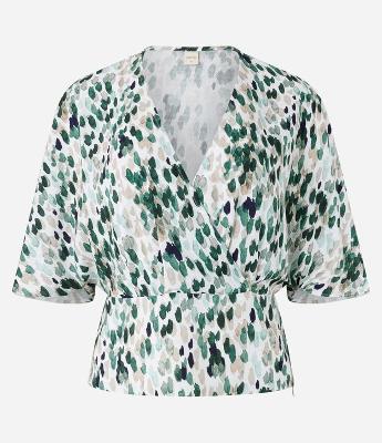 Blusa em Viscose com Decote Transpassado e Estampa Aquarela