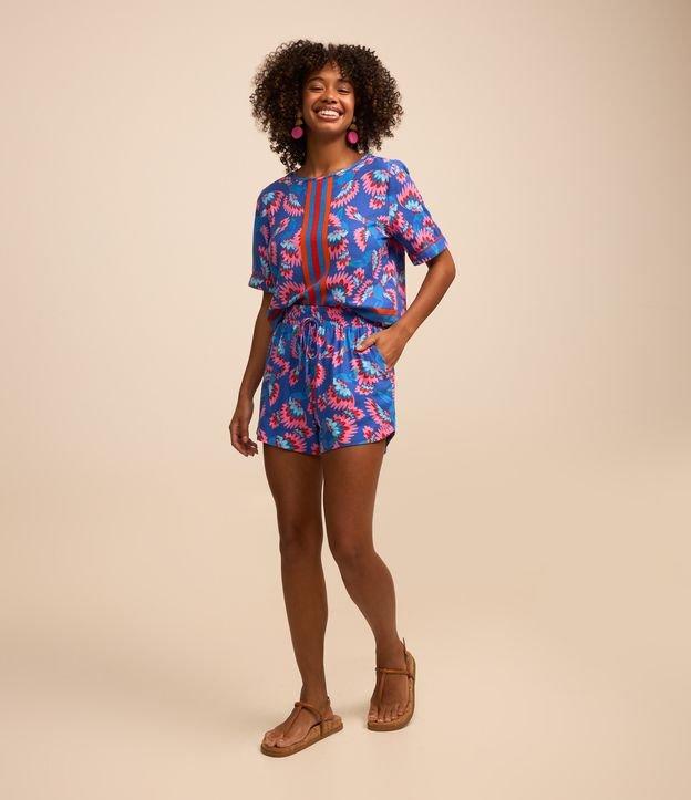 Short Runner em Viscose e Linho e Estampa de Tucanos - 1