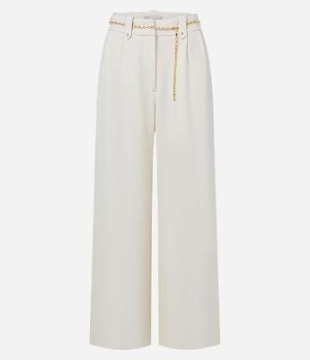 Calça Pantalona em Crepe com Cinto Corrente e Pregas