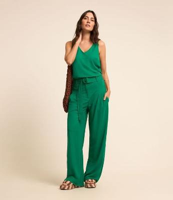Calça Pantalona em Viscose com Detalhes e Cinto