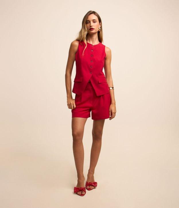 Bermuda Reta Alfaiatada com Cós Transpassado e Pregas - 1