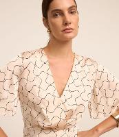 Blusa Acetinada com Decote V Transpassado e Estampa Geométrico - 2