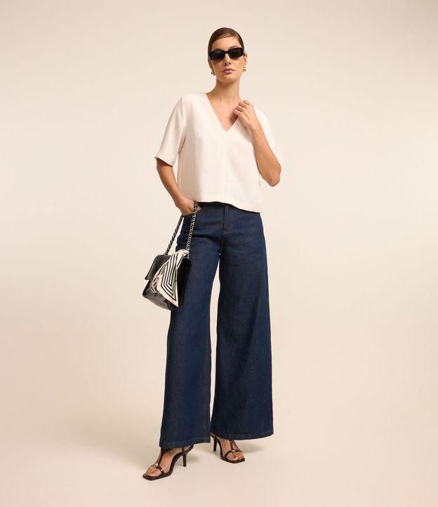 Blusa em Crepe com Decote V e Recorte Pespontado - 2