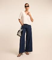 Blusa em Crepe com Decote V e Recorte Pespontado - 2