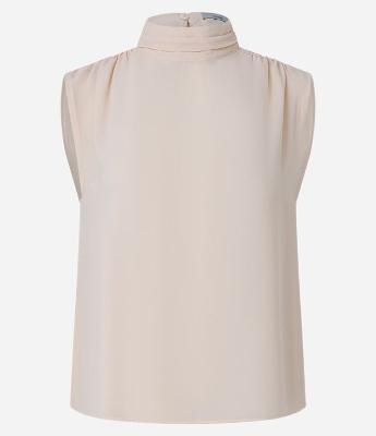 Blusa Acetinada com Gola alta e Botão
