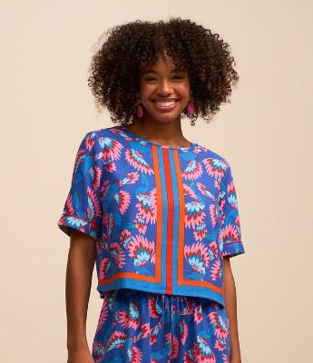 Blusa T-shirt em Viscose e Linho com Estampa de Tucanos
