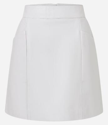 Saia Curta em PU com Cós Alfaiatado e Recortes