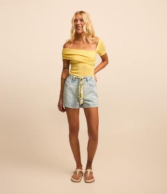 Short Slim em Jeans com Ilhós e Lencinho