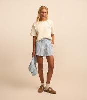 Short Curto em Viscose e Linho com Amarração e Listras - 1