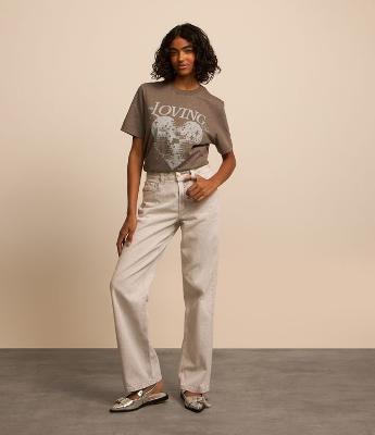 Calça Reta em Jeans com Brilhos Aplicados