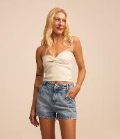 Short Slim em Jeans com Pences Laterais e Etiquetinha no Bolso - 1