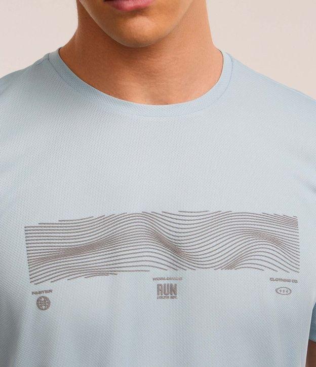 Camiseta Regular Esportiva em Tecnologia Dry com 
Print e Recortes - 2
