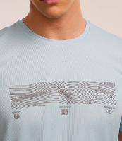 Camiseta Regular Esportiva em Tecnologia Dry com 
Print e Recortes - 2