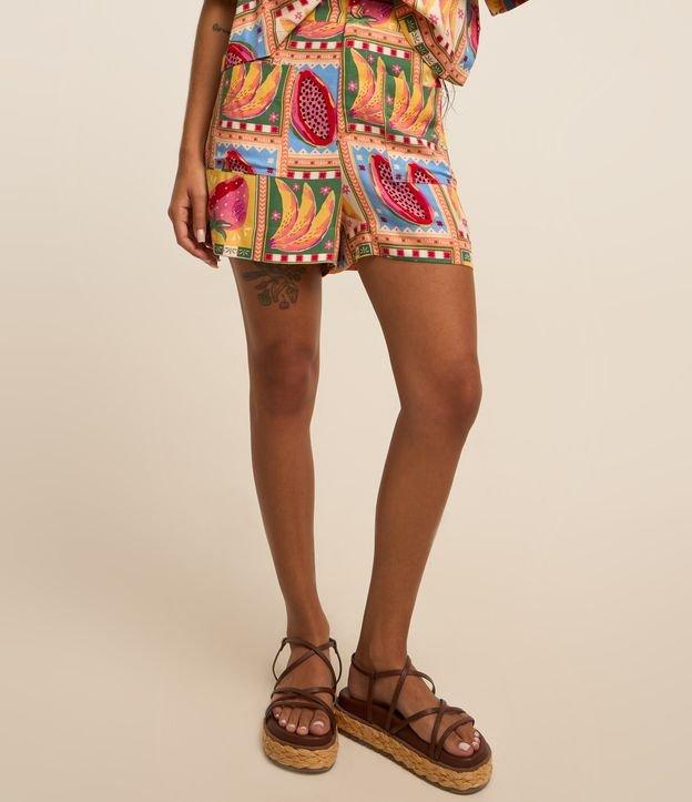 Short Curto em Viscose com Estampa de Frutinhas - 2