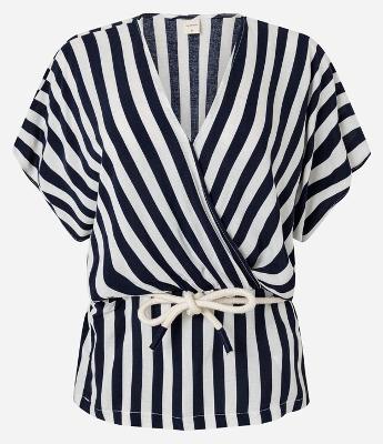 Blusa em Viscolinho Listrada com Cinto Corda