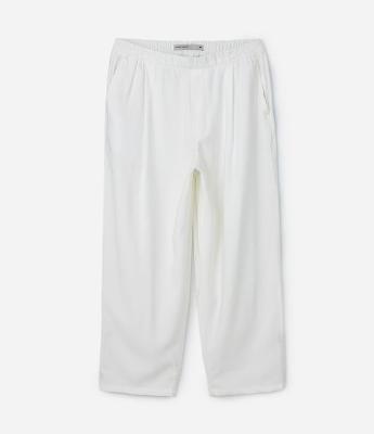 Calça em Alfaiataria Acetinada em com Cós Elástico