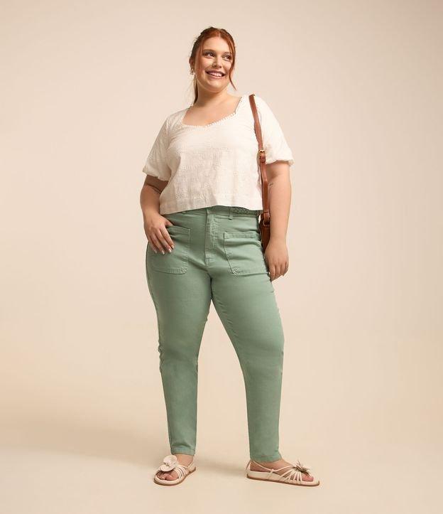 Calça Mom Sarja com Tranças no Cós Curve & Plus Size - 1