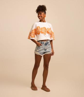 Short em Jeans com Cintura Alta Marmorizado e com Puídos