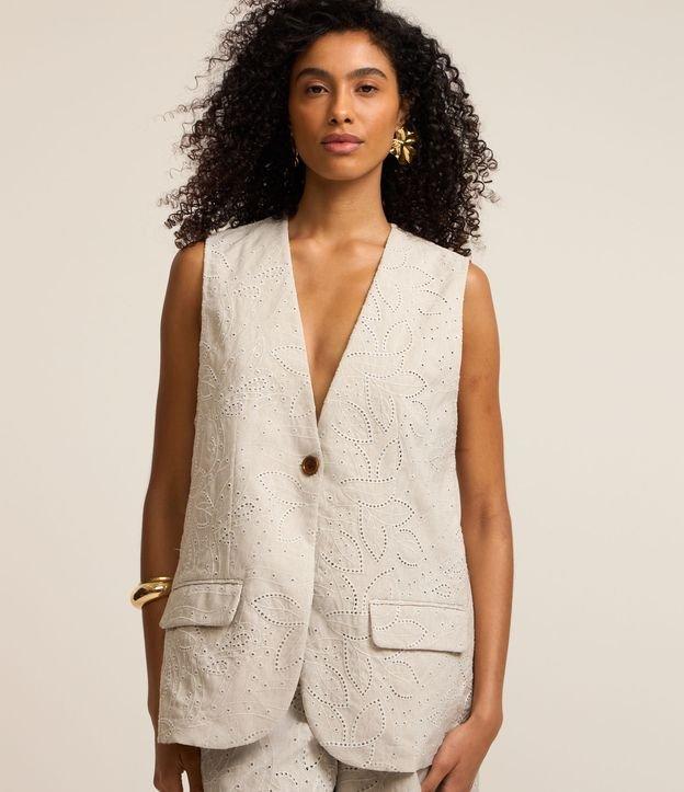 Colete Longo em Laise com Botão e Folhagens Bordadas - 1