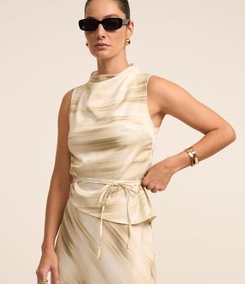 Blusa Acetinada Sem Manga com Estampa Abstrada