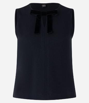 Blusa em Ribana com Laço e Recorte Frontal