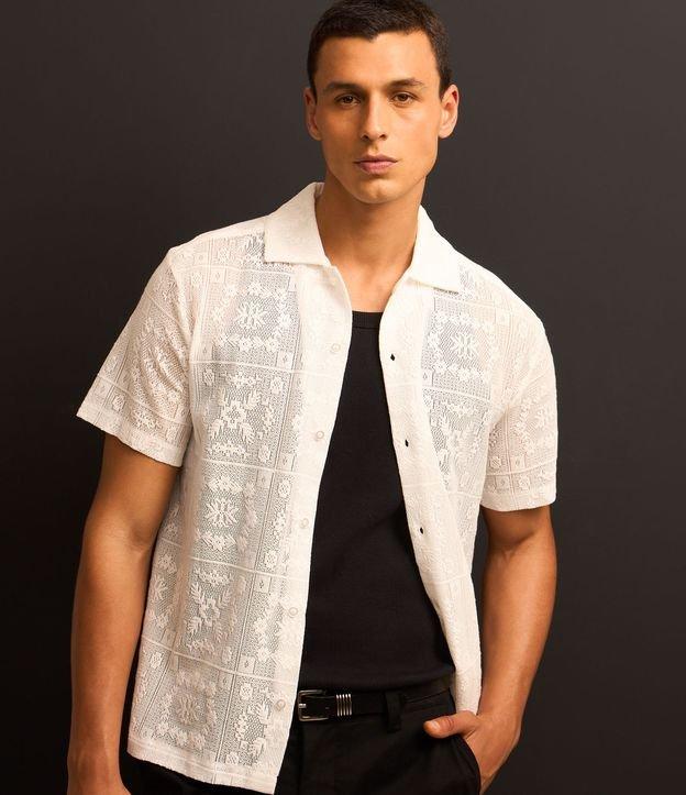 Camisa Regular em Algodão com Textura Rendada - 1