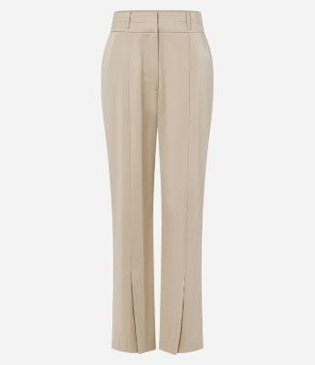 Calça Reta Alfaiatada em Viscose com Recorte e Fenda