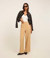 Calça Wide Leg Alfaiatada Cintura Alta com Botões Duplos - 4