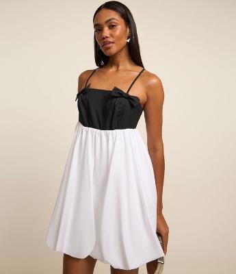 Vestido Balonê em Tricoline com Lacinhos Aplicados